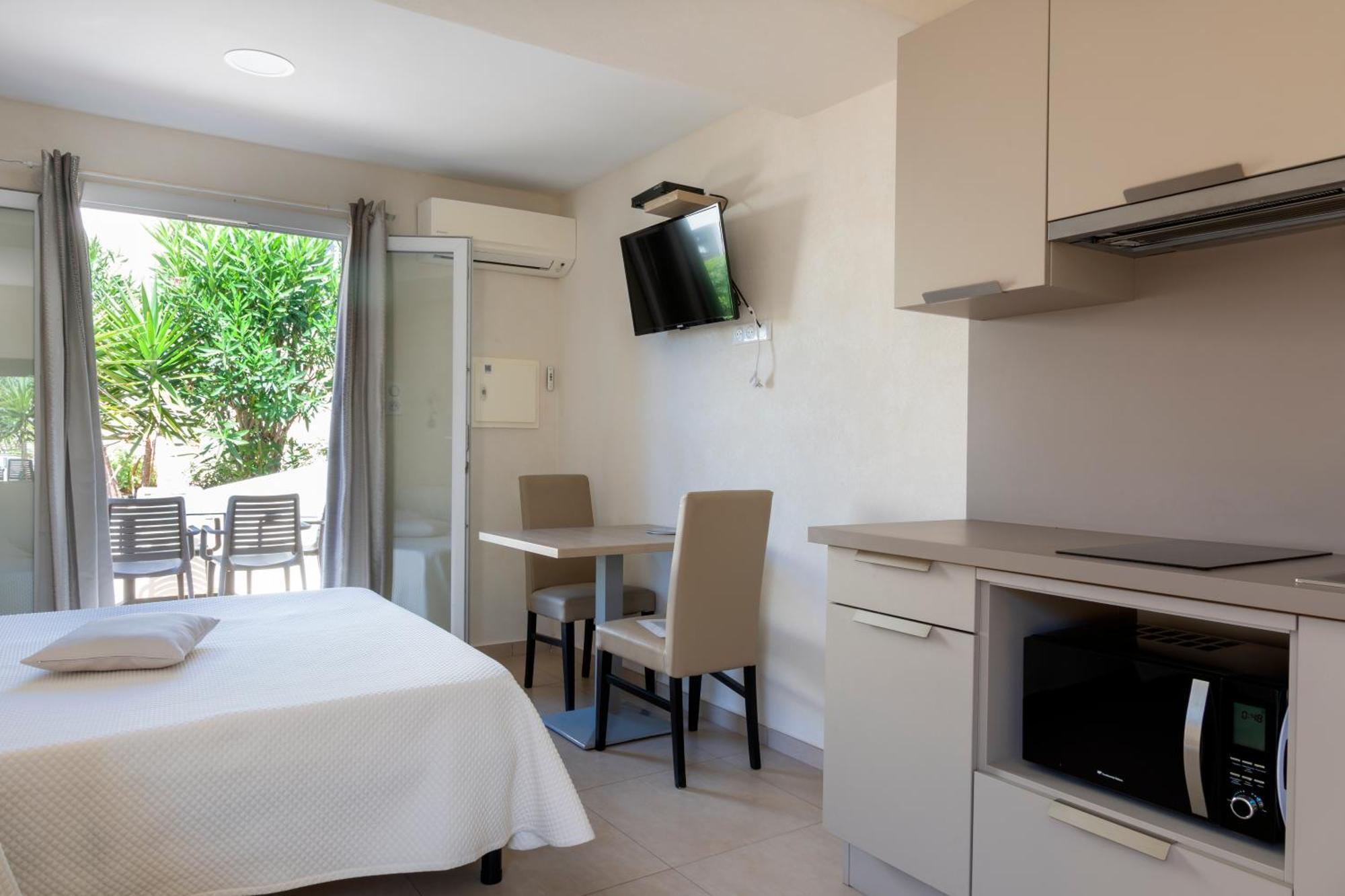 Hotel Et Residence Ta Kladia - Omigna Cargese Exterior photo