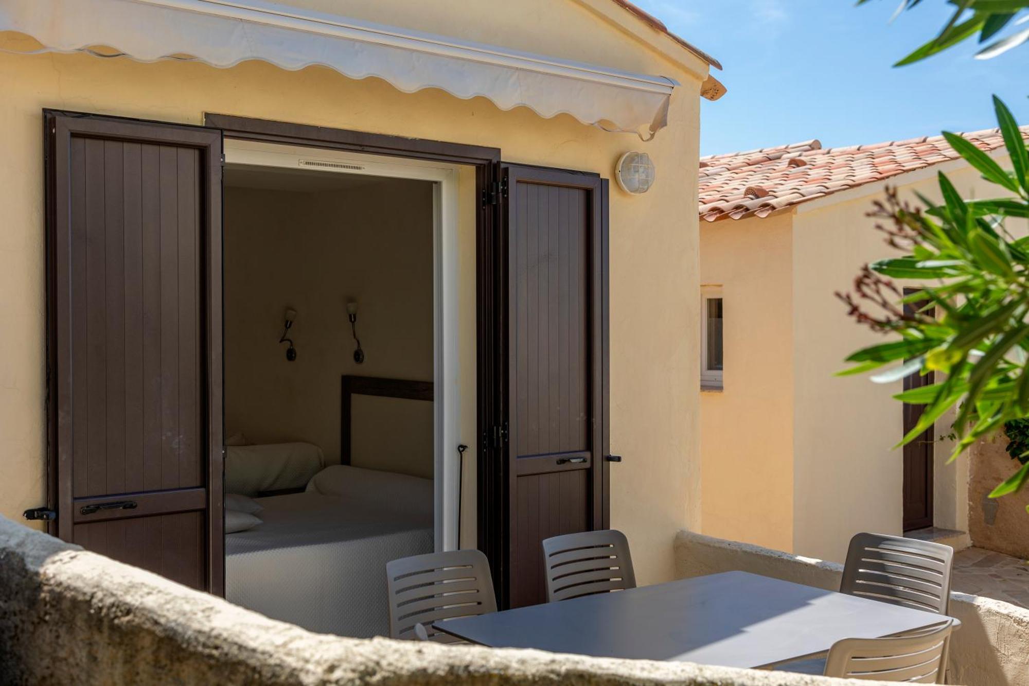 Hotel Et Residence Ta Kladia - Omigna Cargese Exterior photo