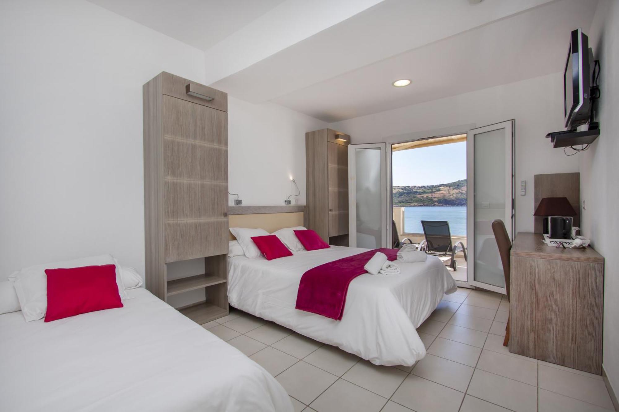 Hotel Et Residence Ta Kladia - Omigna Cargese Exterior photo